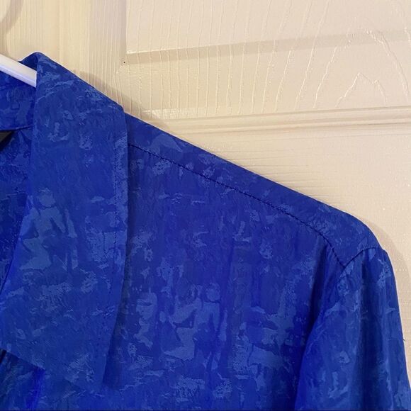 Pretty Lightweight Royal Blue Investments Blouse with Adjustable Sleeves Med - Picture 3 of 7